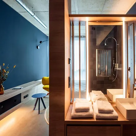Hotel Theclouth 3*