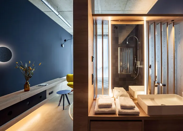 Theclouth 3* Cologne