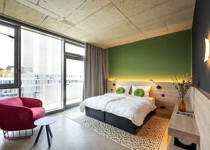 Theclouth كولونيا